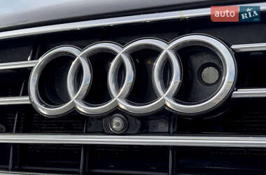 Седан Audi A8 2013 в 
