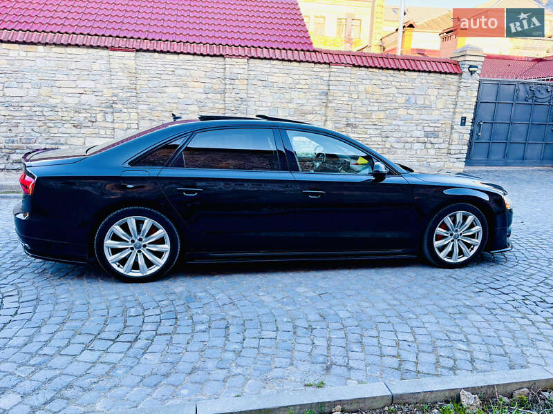 Седан Audi A8 2015 в Хмельницькому
