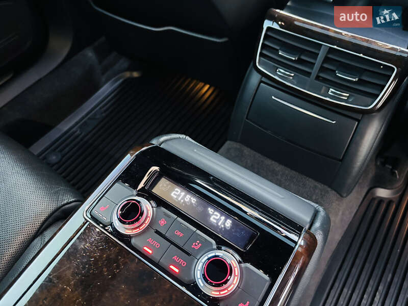Седан Audi A8 2015 в Хмельницькому
