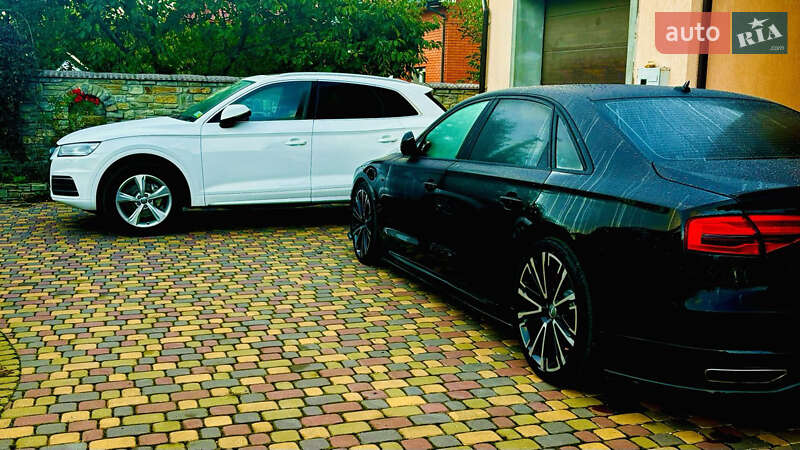 Седан Audi A8 2015 в Хмельницькому