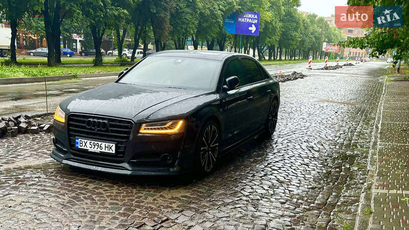 Седан Audi A8 2015 в Хмельницькому