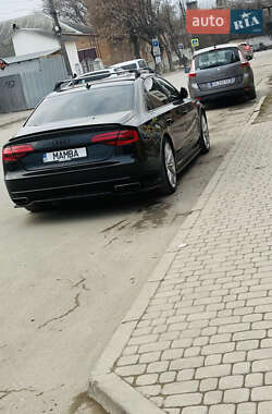 Седан Audi A8 2015 в 