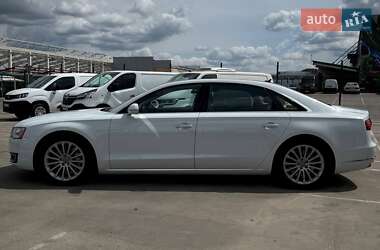 Седан Audi A8 2016 в 
