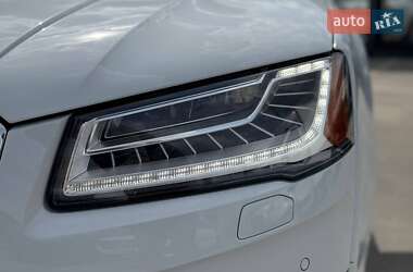 Седан Audi A8 2016 в 