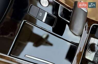 Седан Audi A8 2016 в 