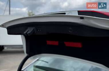 Седан Audi A8 2016 в 