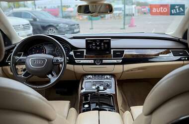 Седан Audi A8 2016 в 