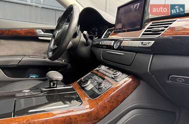 Седан Audi A8 2013 в 