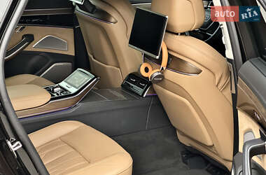 Седан Audi A8 2019 в 