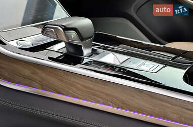 Седан Audi A8 2019 в 