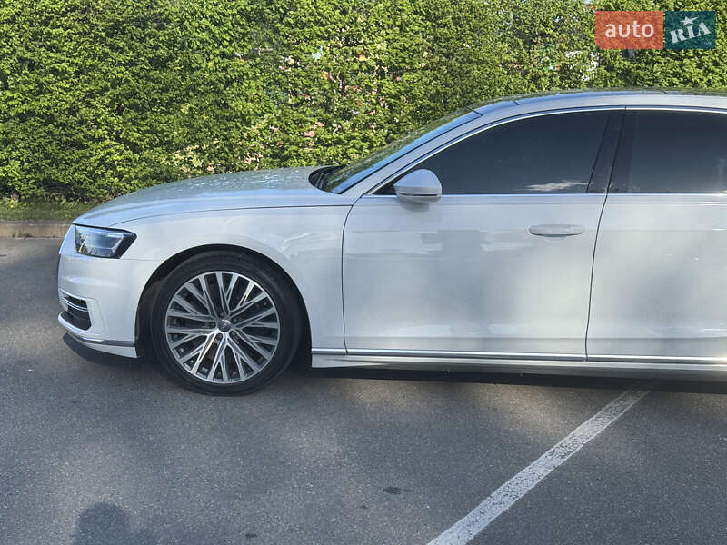 Седан Audi A8 2020 в Киеве