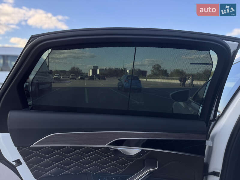 Седан Audi A8 2020 в Киеве