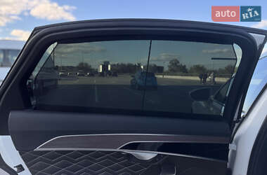 Седан Audi A8 2020 в 