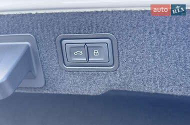 Седан Audi A8 2020 в 
