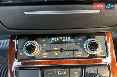 Седан Audi A8 2012 в 
