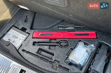Седан Audi A8 2012 в 