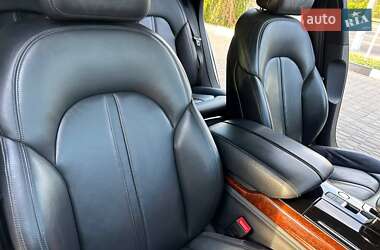 Седан Audi A8 2012 в 