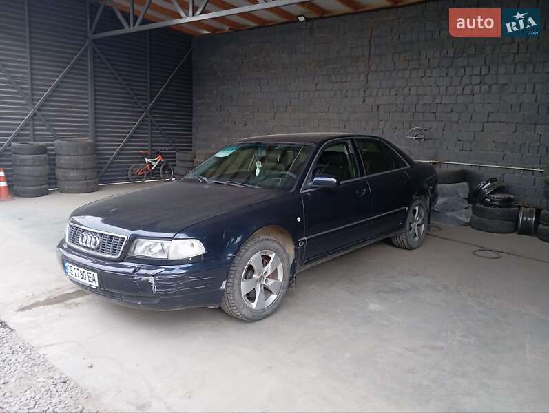 Седан Audi A8 1997 в Черновцах