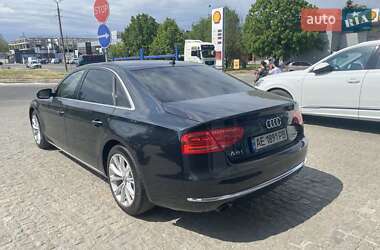 Седан Audi A8 2012 в 