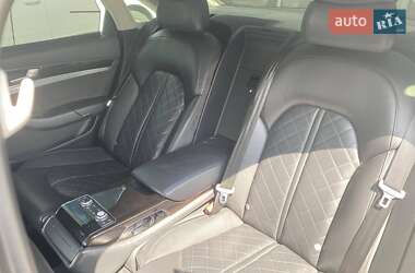 Седан Audi A8 2012 в 