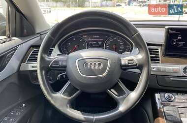 Седан Audi A8 2012 в 