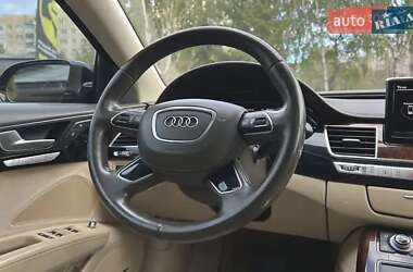 Седан Audi A8 2013 в 