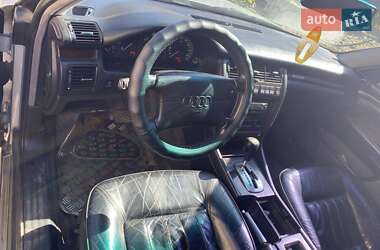 Седан Audi A8 1997 в 