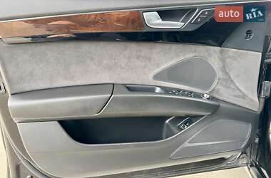 Седан Audi A8 2017 в 