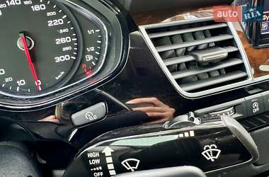 Седан Audi A8 2017 в 