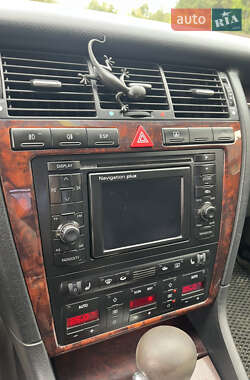 Седан Audi A8 2000 в 