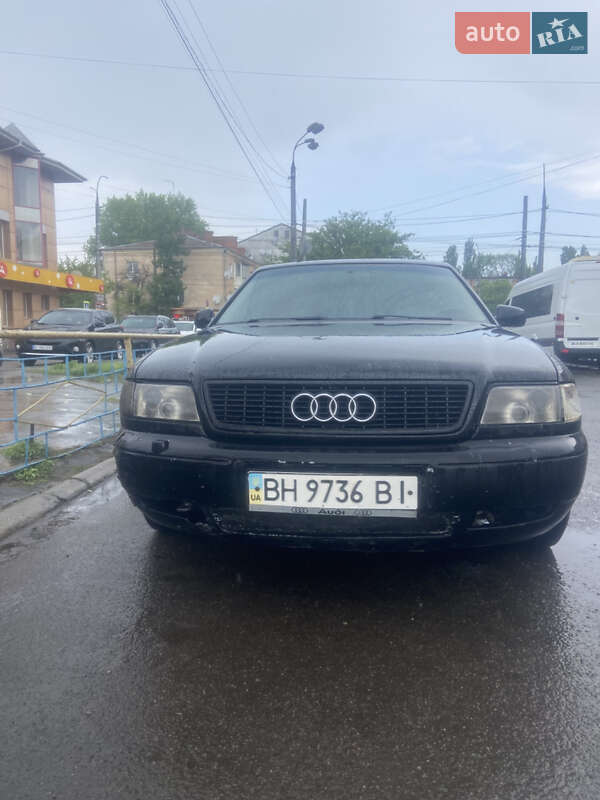 Седан Audi A8 1996 в Хмельницком