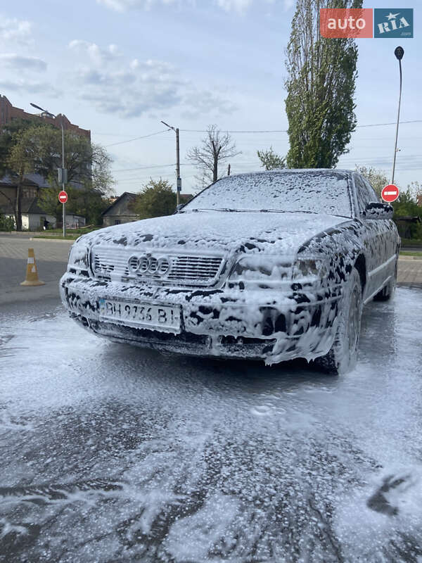 Седан Audi A8 1996 в Хмельницком
