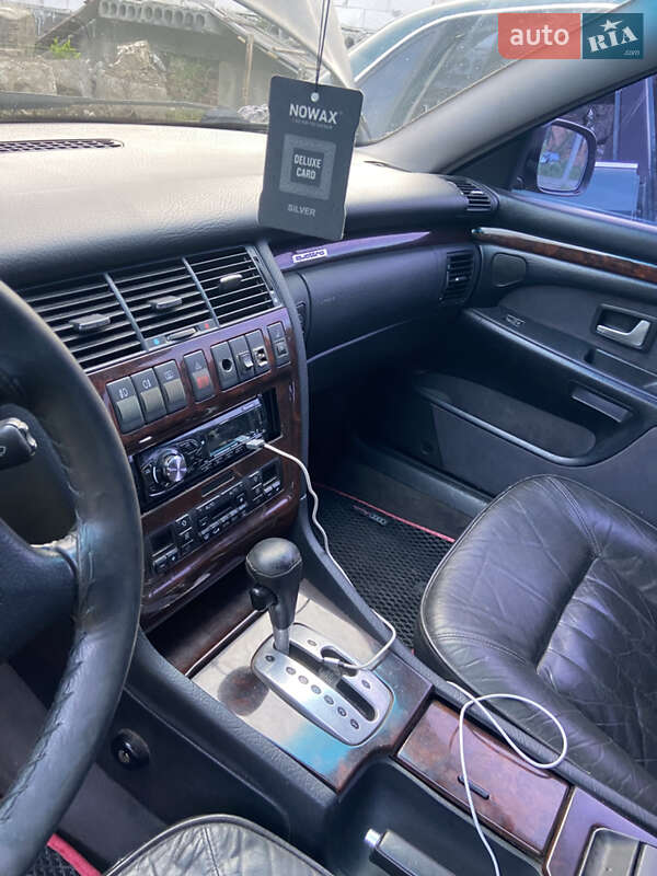 Седан Audi A8 1996 в Хмельницком