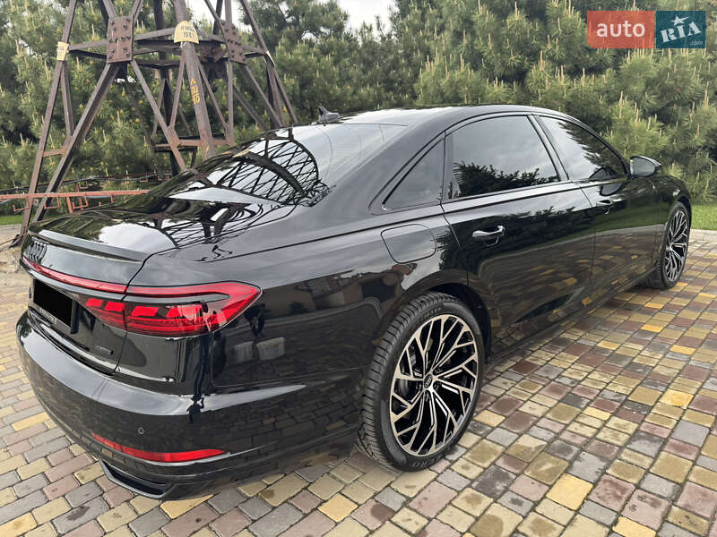 Седан Audi A8 2018 в Днепре