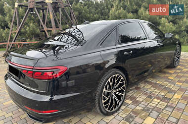 Седан Audi A8 2018 в 