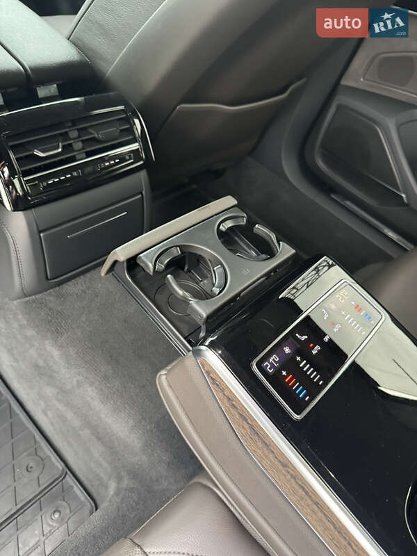 Седан Audi A8 2018 в Днепре