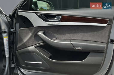 Седан Audi A8 2013 в 