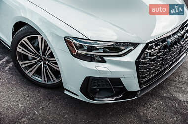 Седан Audi A8 2022 в 