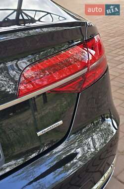 Седан Audi A8 2015 в 