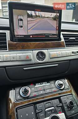 Седан Audi A8 2015 в 