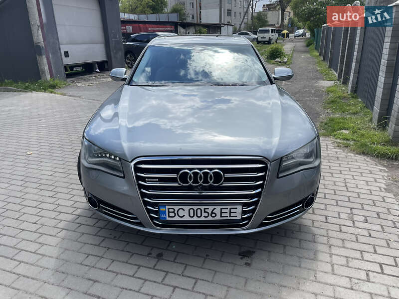Седан Audi A8 2013 в Львові