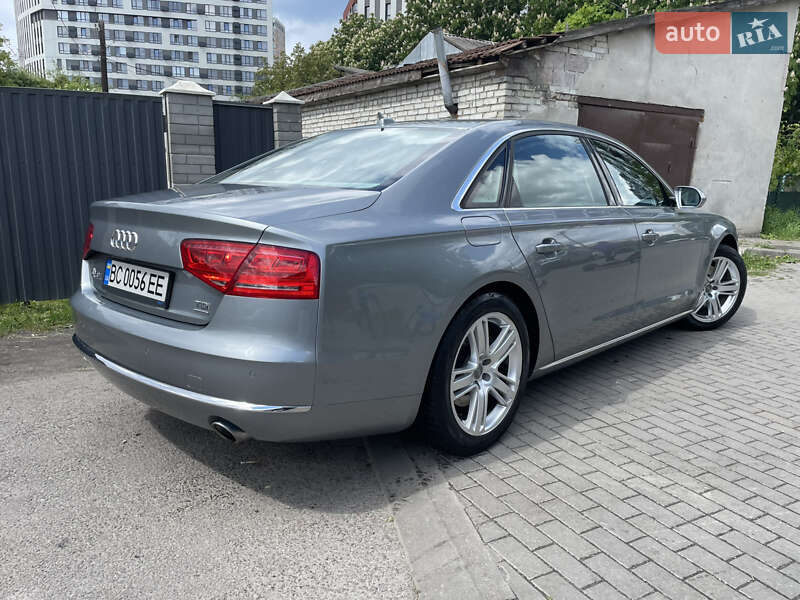 Седан Audi A8 2013 в Львові