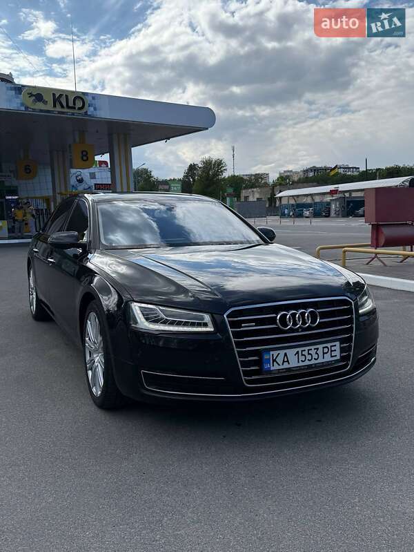 Седан Audi A8 2013 в 