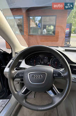 Седан Audi A8 2013 в 