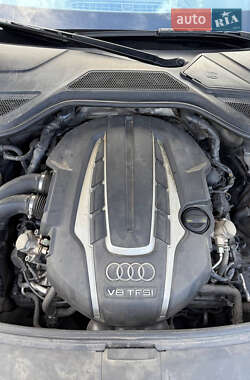 Седан Audi A8 2013 в 