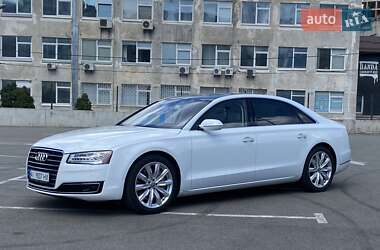 Седан Audi A8 2015 в 