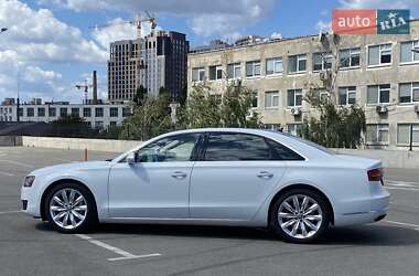 Седан Audi A8 2015 в 