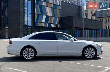 Седан Audi A8 2015 в 