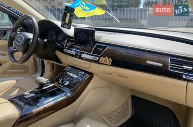 Седан Audi A8 2015 в 