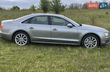 Седан Audi A8 2012 в 